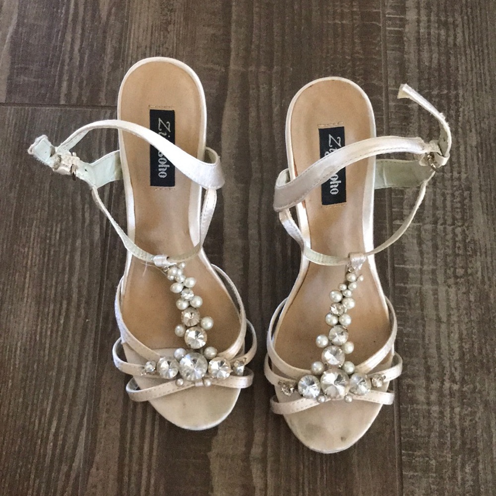 Heels - Picture 4 of 7